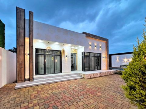Satılır 4 otaqlı həyət evi/bağ evi 140 m² — 295 000 ₼ · Bakı · Ev, villa Satılır 4 otaqlı həyət evi/bağ evi 140 m² — Bakı