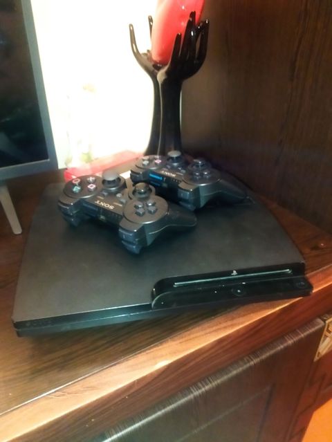 Ps3 slim 298 yaddaş 210 AZN yaddaş 21 oyun içində — Bakı