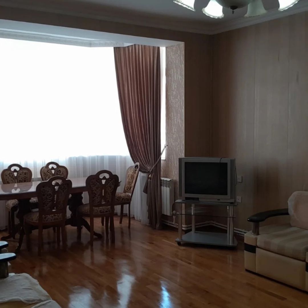 İcarəyə verilir 2 otaqlı köhnə tikili 70 m² — Mənzil, Bakı (6)