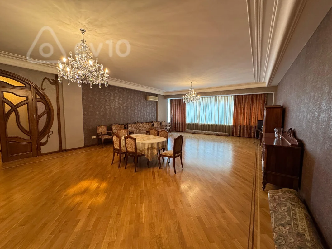 4 otaqlı mənzil, 260 m², Həsən Əliyev küç — kirayə — Bakı