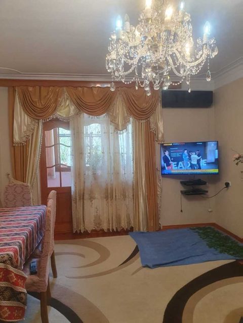 İcarəyə verilir 2 otaqlı köhnə tikili 55 m² — Bakı