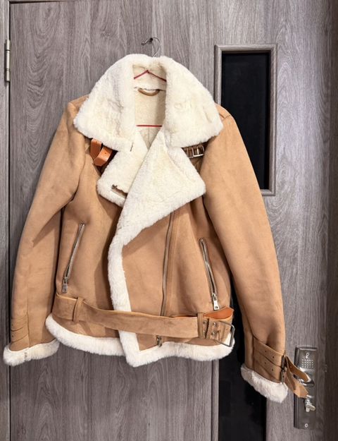Qadınlar üçün süet görünümlü qışlıq “aviator” kürk gödəkçə - Rəng — 35 ₼ · Xırdalan · Jaketlər Qadınlar üçün süet görünümlü qışlıq “aviator” kürk gödəkçə - Rəng — Xırdalan