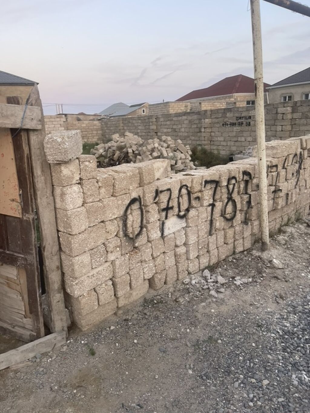 Ünvan Ramana şuşa qəsəbəsi 2 sot hər tərəfi hörülüb içində 1800 daş — Tikinti blokları, kərpic və panellər, Digah (4)