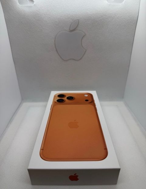 Apple iPhone 17 Pro Cosmic Orange 256GB/12GB — 2 199 ₼ · Bakı · Smartfonlar Apple iPhone 17 Pro Cosmic Orange 256GB/12GB — Bakı
