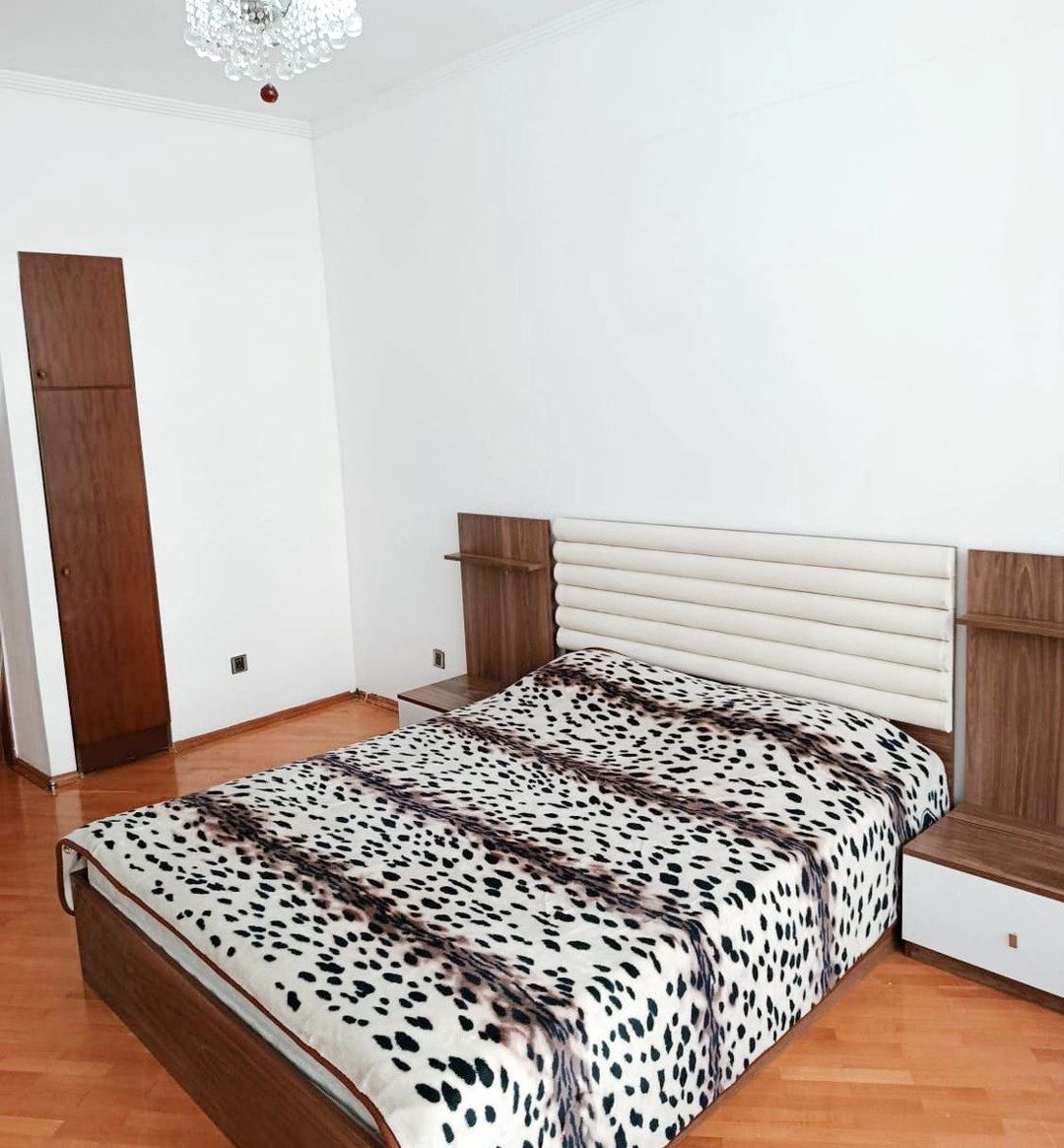 İcarəyə verilir 4 otaqlı köhnə tikili 120 m² — Mənzil, Bakı (3)