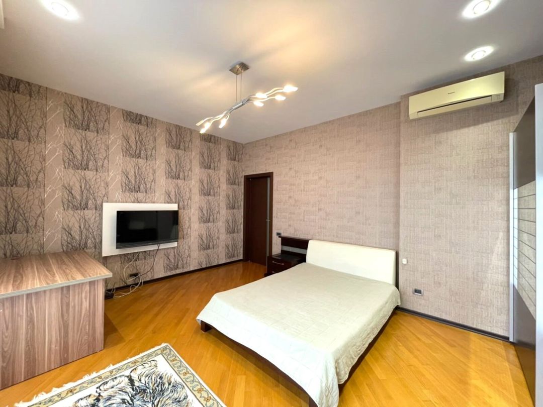 Satılır 4 otaqlı yeni tikili 200 m² — Mənzil, Bakı (9)