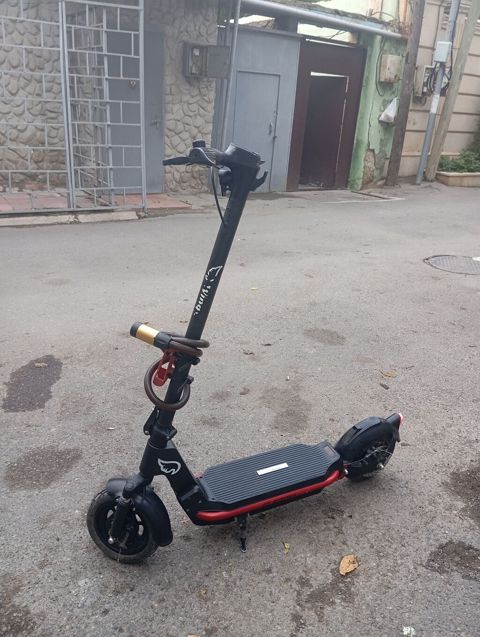 İşlənmiş Elektrik samokat 10", 751 - 1000 Vt, 26 - 35 km/s, Ünvandan götürmə, Ödənişli çatdırılma — Bakı