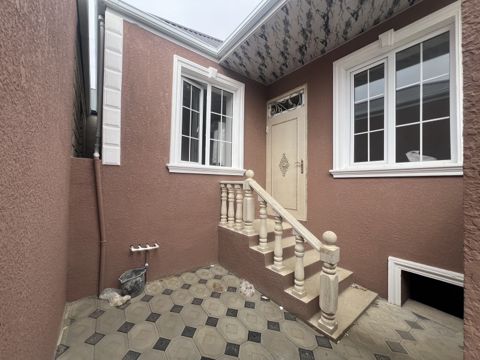 Satılır 2 otaqlı həyət evi/bağ evi 55 m² — 55 000 ₼ · Bakı · Ev, villa Satılır 2 otaqlı həyət evi/bağ evi 55 m² — Bakı