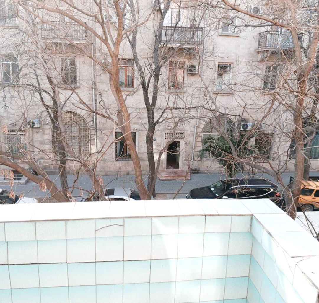 İcarəyə verilir 4 otaqlı köhnə tikili 120 m² — Mənzil, Bakı (11)