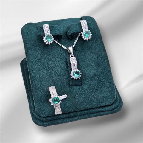 Zinət dəsti kulonlu zəncir, sırğa və üzük SS-1923, gümüş 925 əyar — 155 ₼ · Bakı · Mallar Zinət dəsti kulonlu zəncir, sırğa və üzük SS-1923, gümüş 925 əyar — Bakı