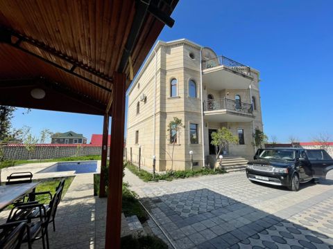 Satılır 8 otaqlı həyət evi/bağ evi 870 m² — 9 500 000 ₼ · Qəbələ · Ev, villa Satılır 8 otaqlı həyət evi/bağ evi 870 m² — Qəbələ