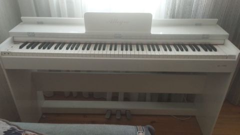 Rəqəmsal piano – Allegro BL-2700 (ağ rəng) - 88 klavişli tam ölçülü — 900 ₼ · Sumqayıt · Pianino və digər klaviş alətləri Rəqəmsal piano – Allegro BL-2700 (ağ rəng) - 88 klavişli tam ölçülü — Sumqayıt