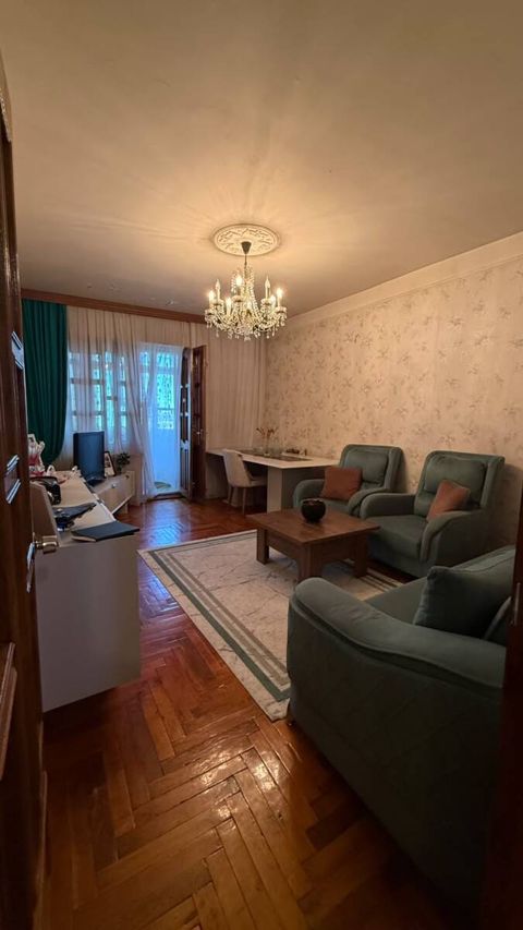 Satılır 2 otaqlı köhnə tikili 70 m² — Bakı