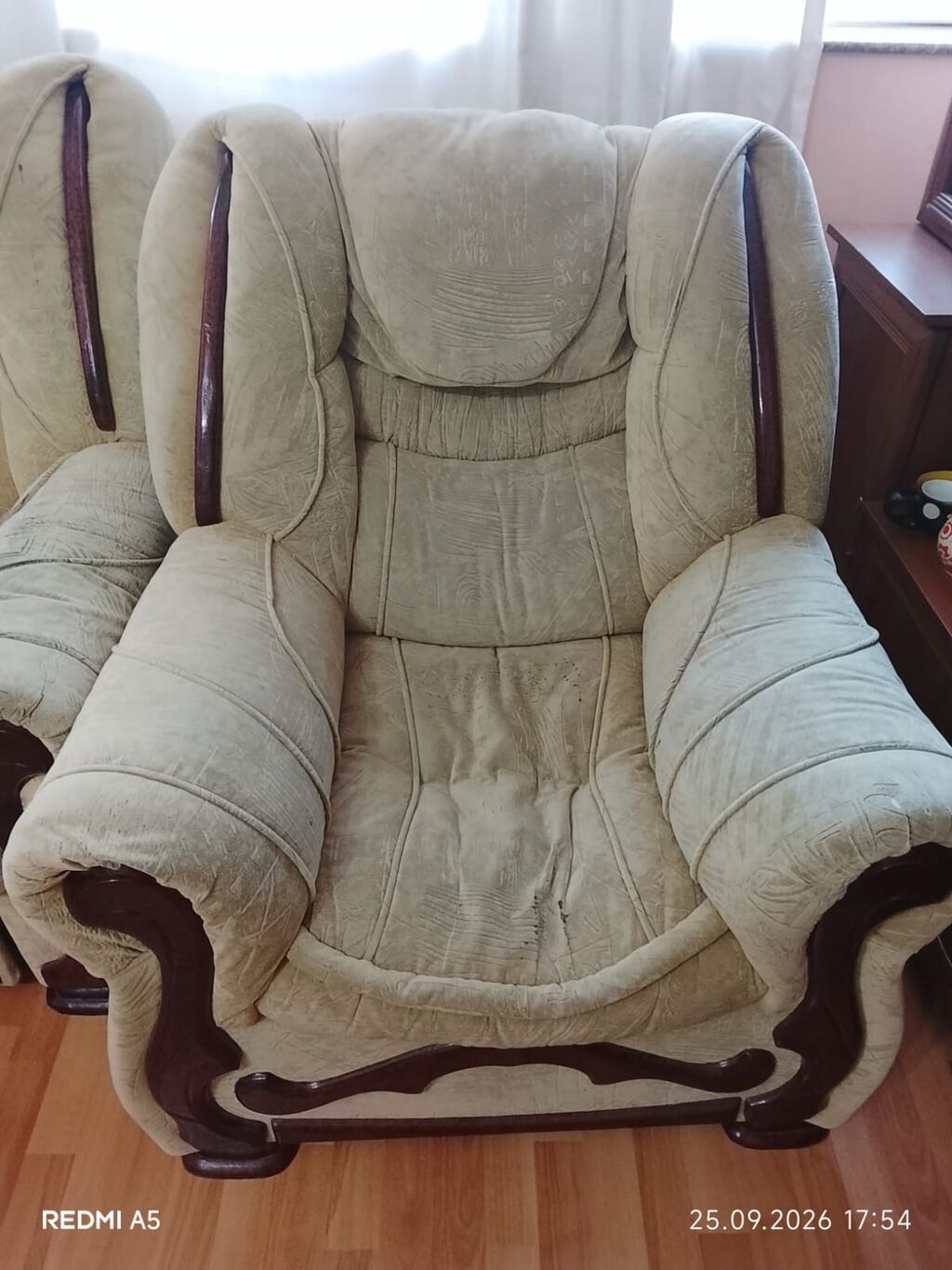 Klassik üslubda yumşaq mebel dəsti - Tərkibi: 3 nəfərlik divan + 1 — Yumşaq mobilya dəstləri, Bakı (2)
