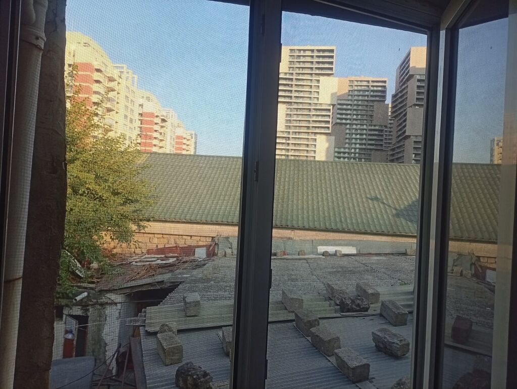 Ev 20 yanvar metrosuna piyada 10 dəqiqəlik məsafədə yerləşir. Qaz,su — Mənzil, Bakı (6)