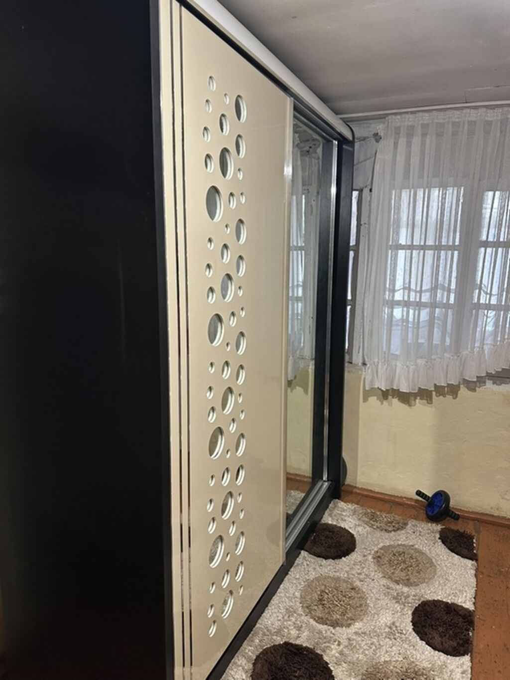 Sürgülü qapılı paltar dolabı - Dizayn: İki qapılı, biri tam boy — Şkaflar, Masazır (3)