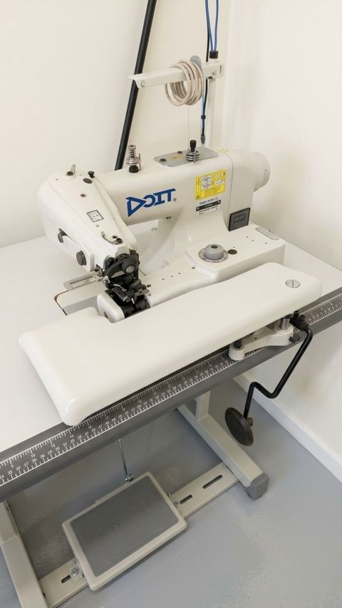 Doıt Sənaye Tipli Gizli Tikiş Maşını Satılır Aptik, paça, ətək və — 220 ₼ · Digah · Tikiş və işəmə maşınları Doıt Sənaye Tipli Gizli Tikiş Maşını Satılır Aptik, paça, ətək və — Digah