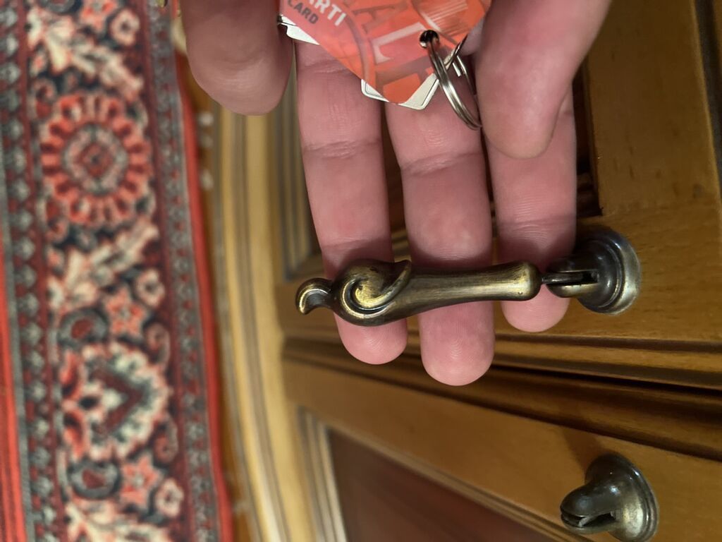 Klassik üslubda qonaq otağı mebeli dəsti Tərkibi: - Geniş — Qonaq otağı üçün, Bakı (5)