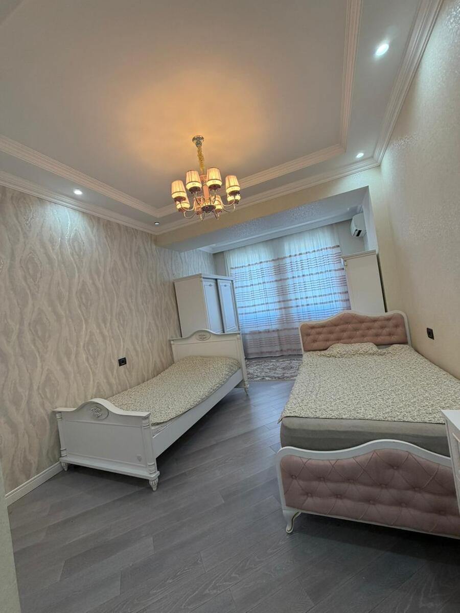 Satılır 4 otaqlı yeni tikili 185 m² — Mənzil, Bakı (7)