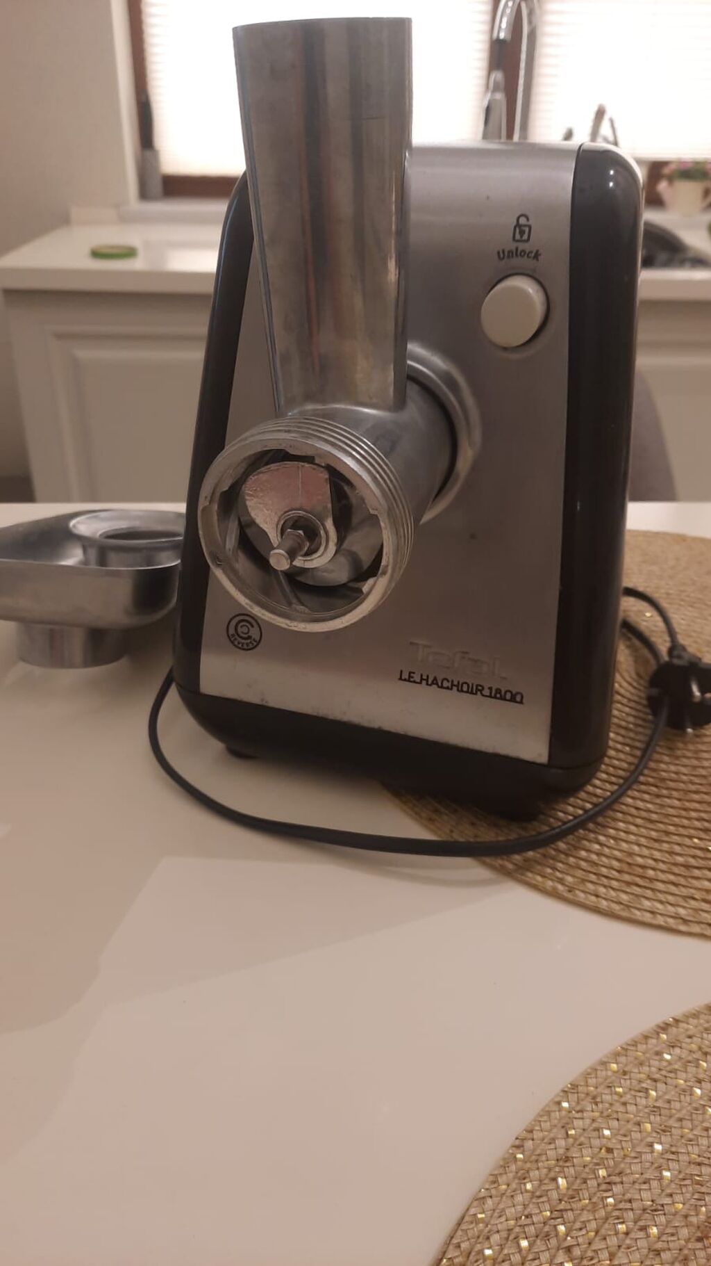 Tefal Le Hachoir 1800 elektrik ətçəkən - Güclü mühərrik (seriyada — Ət xırdalayıcılar və qurğular, Xırdalan (3)