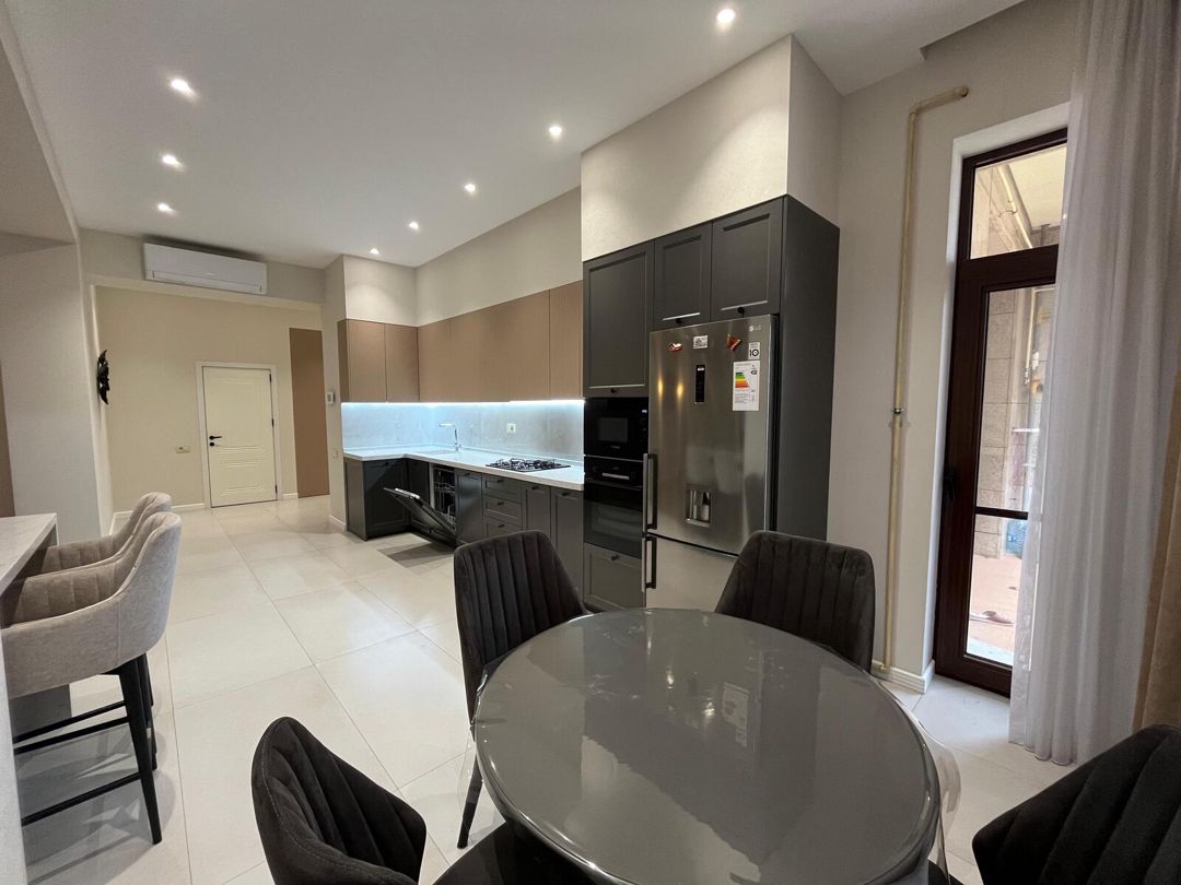 İcarəyə verilir 4 otaqlı yeni tikili 180 m² — Mənzil, Bakı (11)