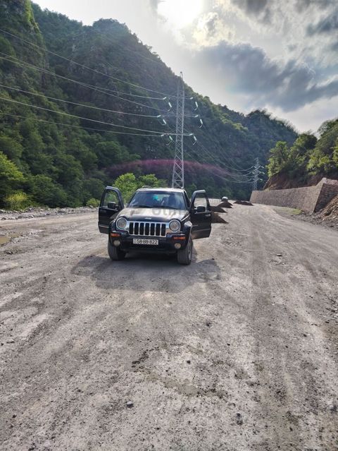 Jeep Liberty: 3.7 l 2003 il Ofrouder/SUV — Bakı