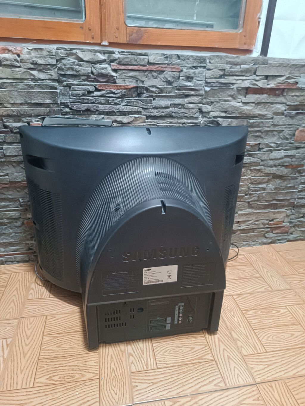 Televizor Samsung İşlənmişdir. Tək defekti üstündə az qırığı var — Televizorlar, Bakı (4)