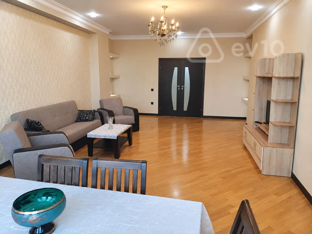 3 otaqlı mənzil, 140 m², Azər Əliyev küçəsi — kirayə — Mənzil, Bakı (2)