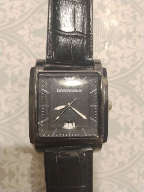 Emporio Armani kişi qol saatı - Brend: Emporio Armani (loqo və — 30 ₼ · Xırdalan · Qol saatları Emporio Armani kişi qol saatı - Brend: Emporio Armani (loqo və — Xırdalan