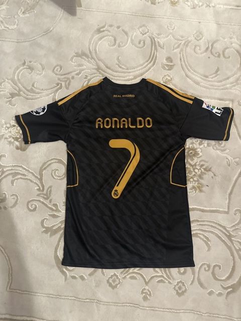 Futbolka, Adidas, S, rəng - Qara — 20 ₼ · Bakı · Futbolka və polo Futbolka, Adidas, S, rəng - Qara — Bakı
