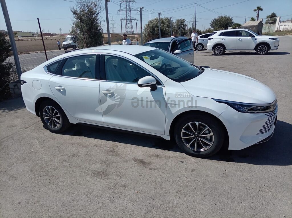 BYD Qin Plus: 1.5 l 2025 il Sedan 01-CZ-608 — Avtomobillər, Bakı (2)