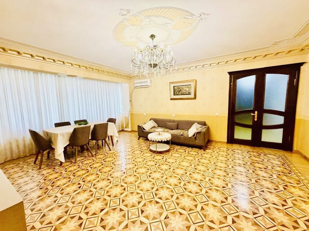 Satılır 4 otaqlı köhnə tikili 120 m² — Mənzil, Bakı (2)