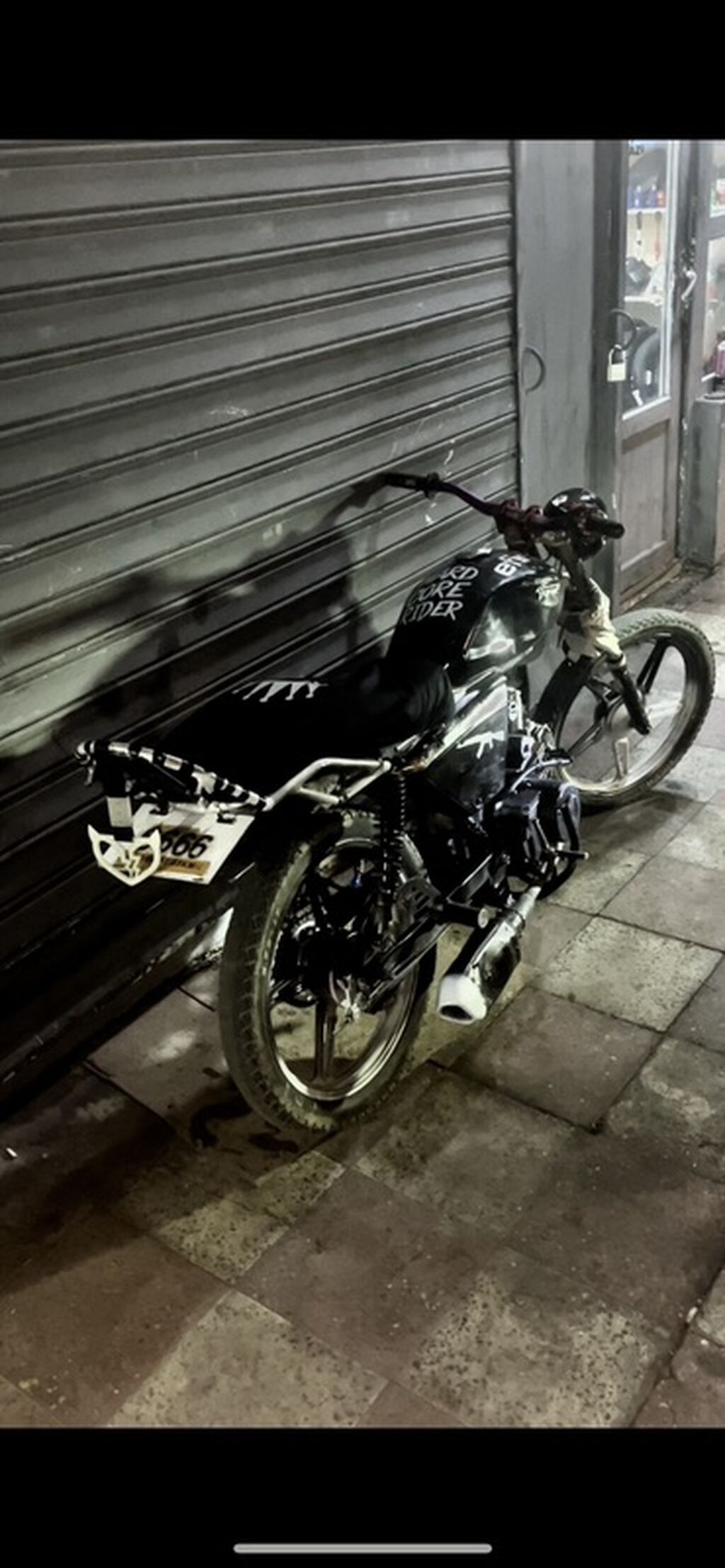 Satılır: Qara M50 Akropovicli Zadlı toku işdiyir disqləri Təzə — Motosikletlər, Bakı
