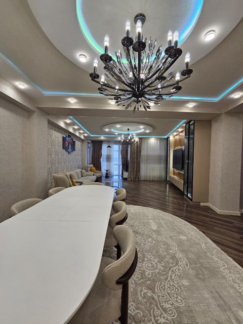 Satılır 4 otaqlı yeni tikili 200 m² — 258 000 ₼ · Bakı · Mənzil Satılır 4 otaqlı yeni tikili 200 m² — Bakı
