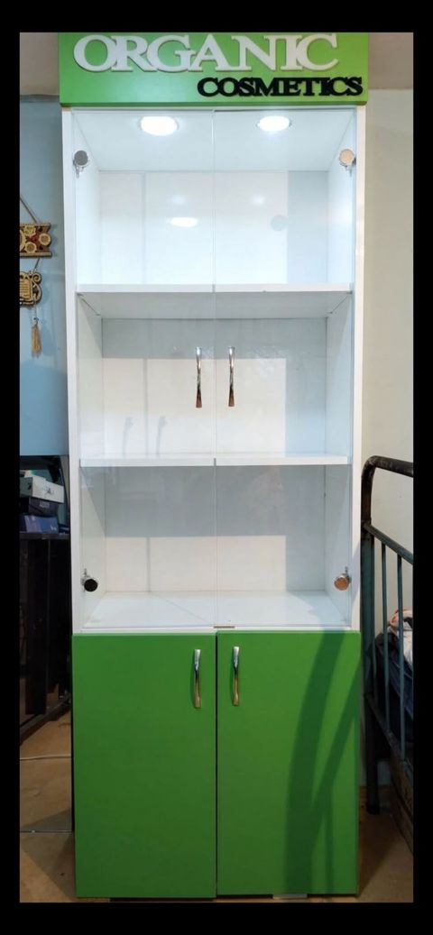 Nigar3. satış Salon. Dolabı satılır. 110 azn ünvan — Bakı