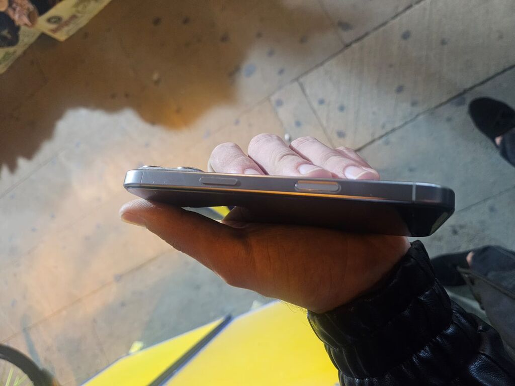 İphone 16 Pro Telefon Zavodur 95% Pil Salığı 301 Devir Sayı Tək Bir — Digər smartfonlar, Bakı (3)