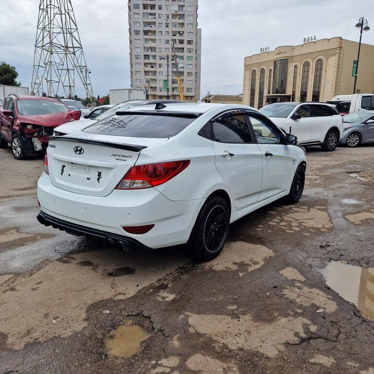 Hyundai Accent, 1.6 L, 2013 il, 186 245 km — Avtomobillər, Bakı (4)