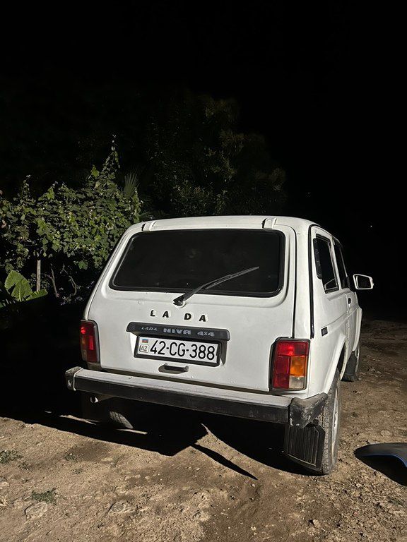 Lada (VAZ) Niva, 1.7 L, 2006 il, 250 000 km 42-CG-388 — Avtomobillər, Lənkəran (6)