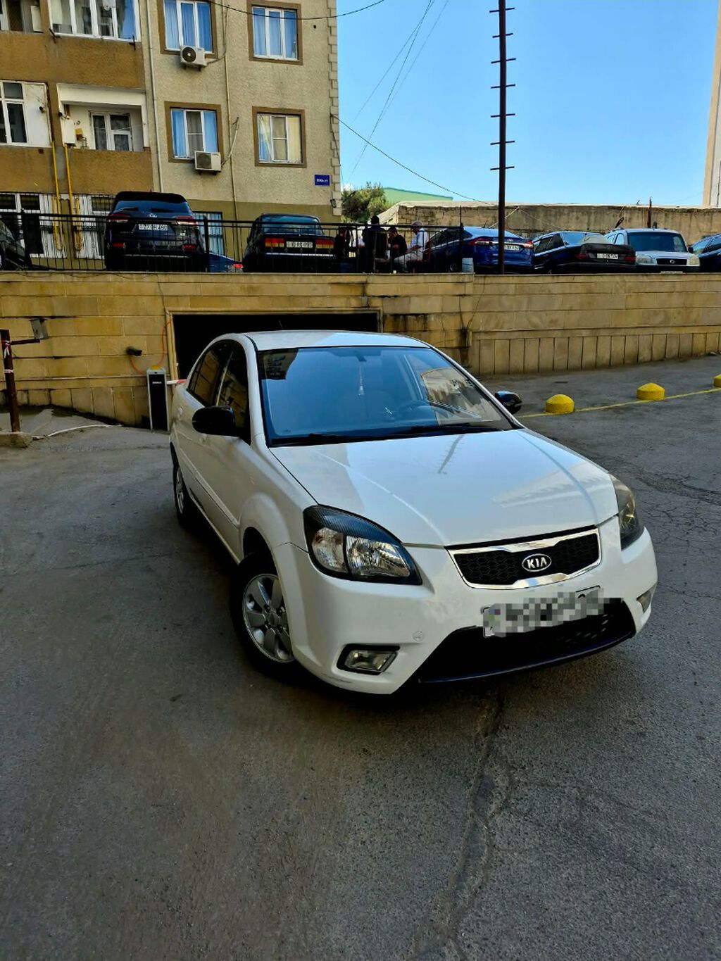 Kia Rio: 1.6 l 2011 il Sedan — Avtomobillər, Xırdalan (4)