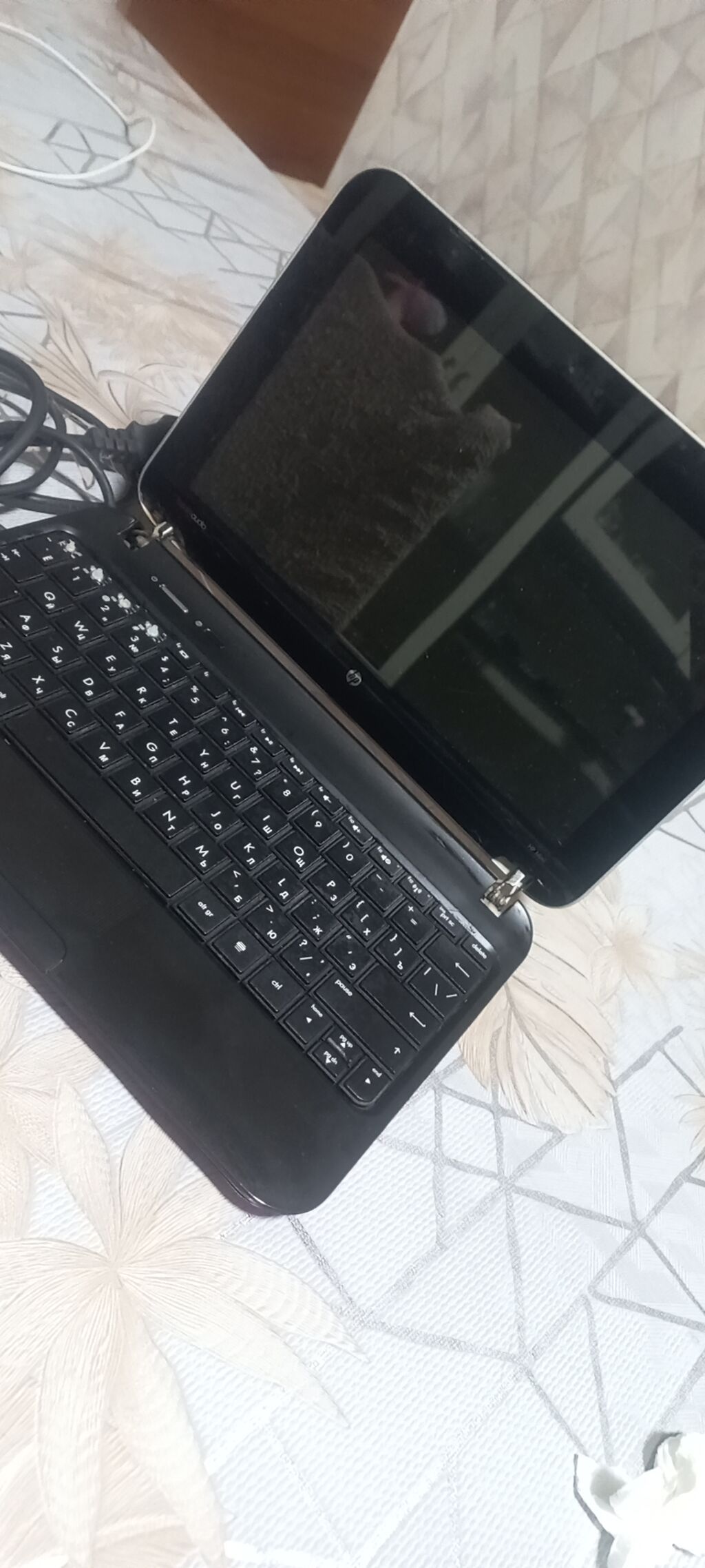 HP mini noutbuk/netbuk - Rəng: parlaq çəhrayı üst qapaq, qara daxil — HP, Digah (2)