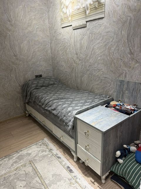 Uşaq/yeni yetmə otağı üçün mebel dəsti Tərkib: - Tək nəfərlik — Digah