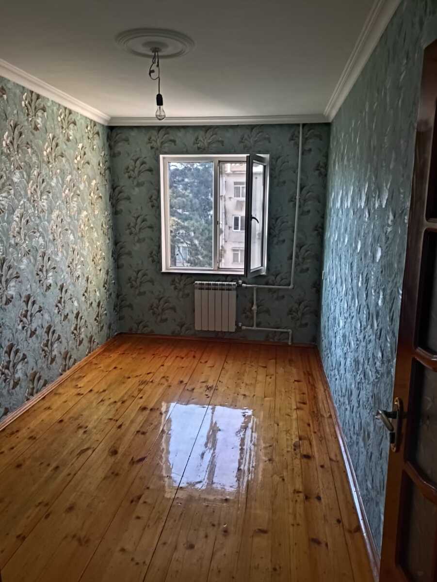 Satılır 4 otaqlı köhnə tikili 110 m² — Mənzil, Bakı (2)