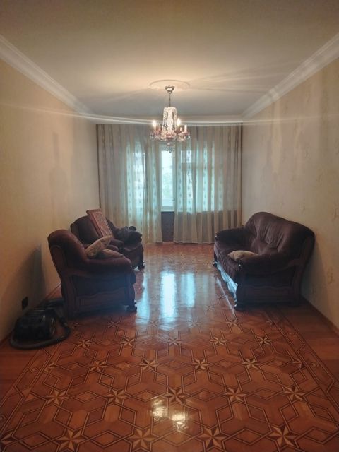 Satılır 5 otaqlı köhnə tikili 120 m² — Bakı