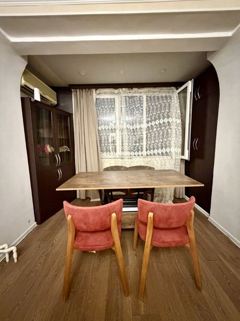 İcarəyə verilir 2 otaqlı köhnə tikili 65 m² — Bakı