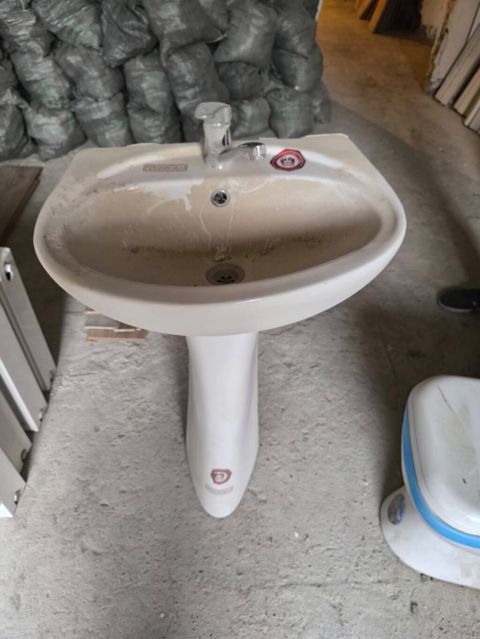 Ayaqlı hamam/lavabo dəsti - Material: sanitar keramika, ağ rəng — 40 ₼ · Bakı · Lavabolar Ayaqlı hamam/lavabo dəsti - Material: sanitar keramika, ağ rəng — Bakı