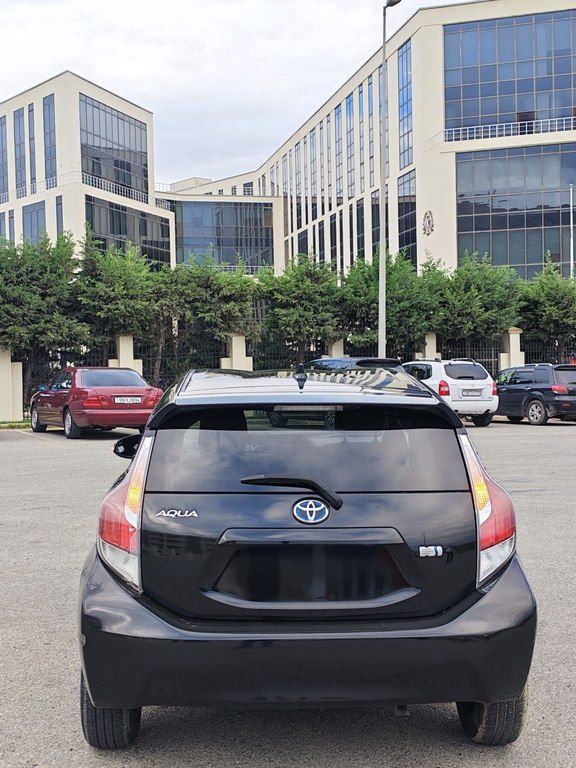 Toyota Aqua, 1.5 L, 0.9 kWh, 2015 il, 76 150 km — Avtomobillər, Bakı (2)