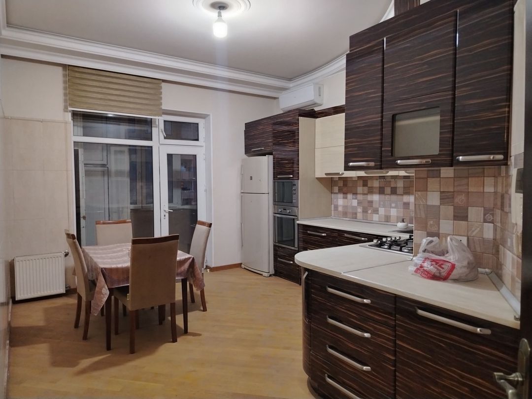 İcarəyə verilir 3 otaqlı yeni tikili 160 m² — Mənzil, Bakı (9)