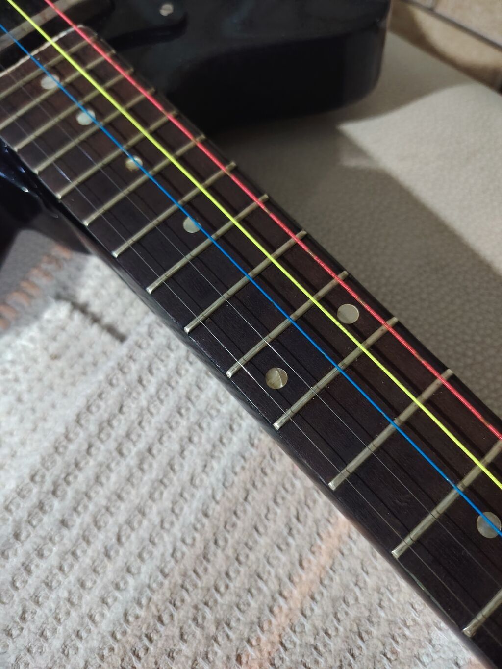 Elektrik gitar – yarımdənə (semi-hollow) korpuslu, parıltılı qara — Gitarlar və digər simli alətlər, Digah (6)