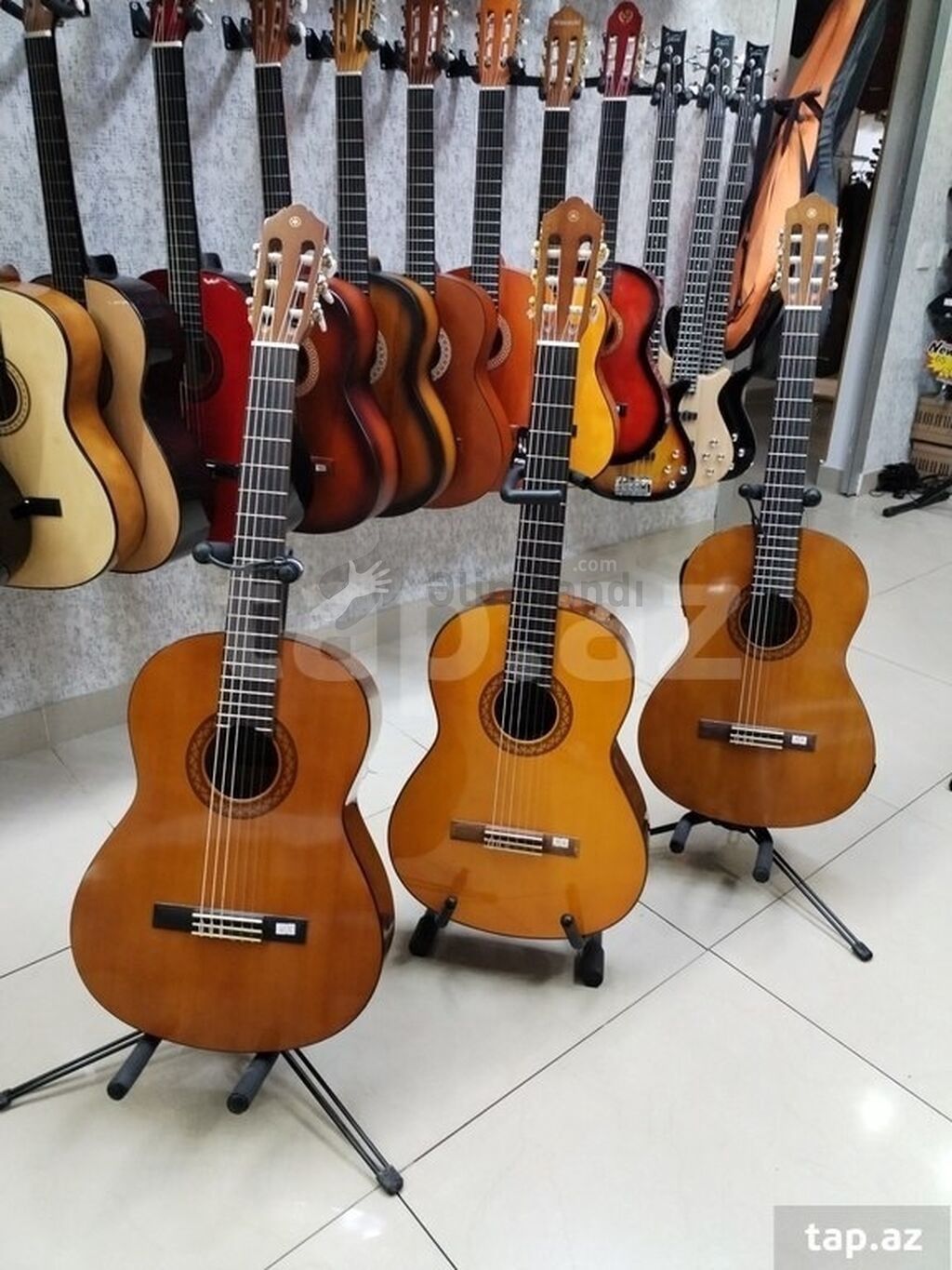 Klassik gitara, Yeni, Ünvandan götürmə — Musiqiə alətləri, Bakı (4)