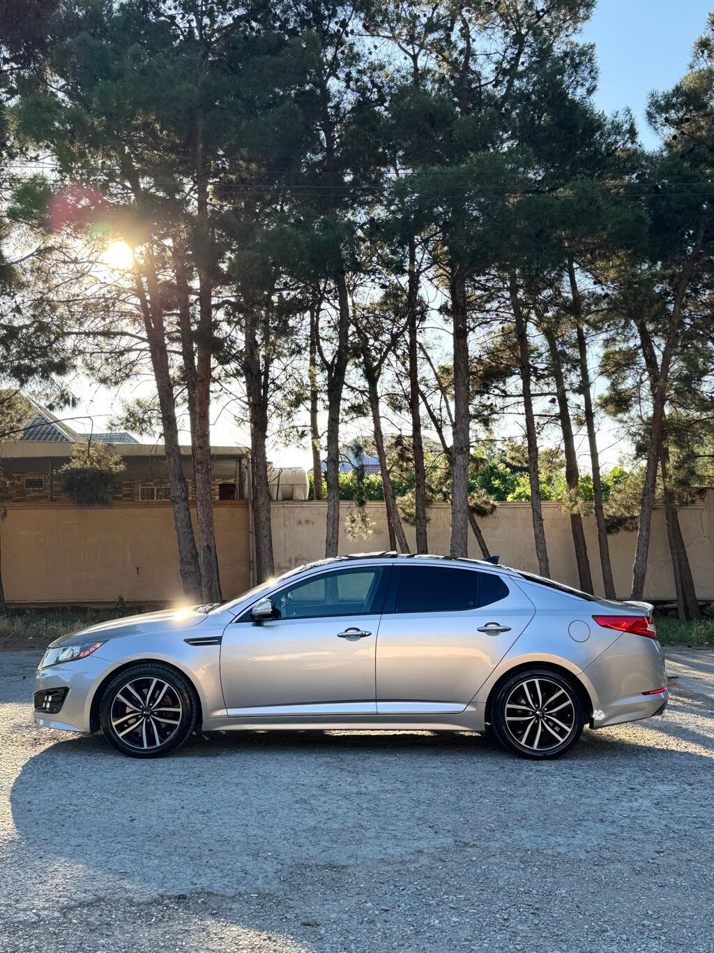Kia Optima sedan – gümüşü rəngdə, tam ölçülü şəhər və magistral üçün 20-ES-082 — Avtomobillər, Bakı (2)